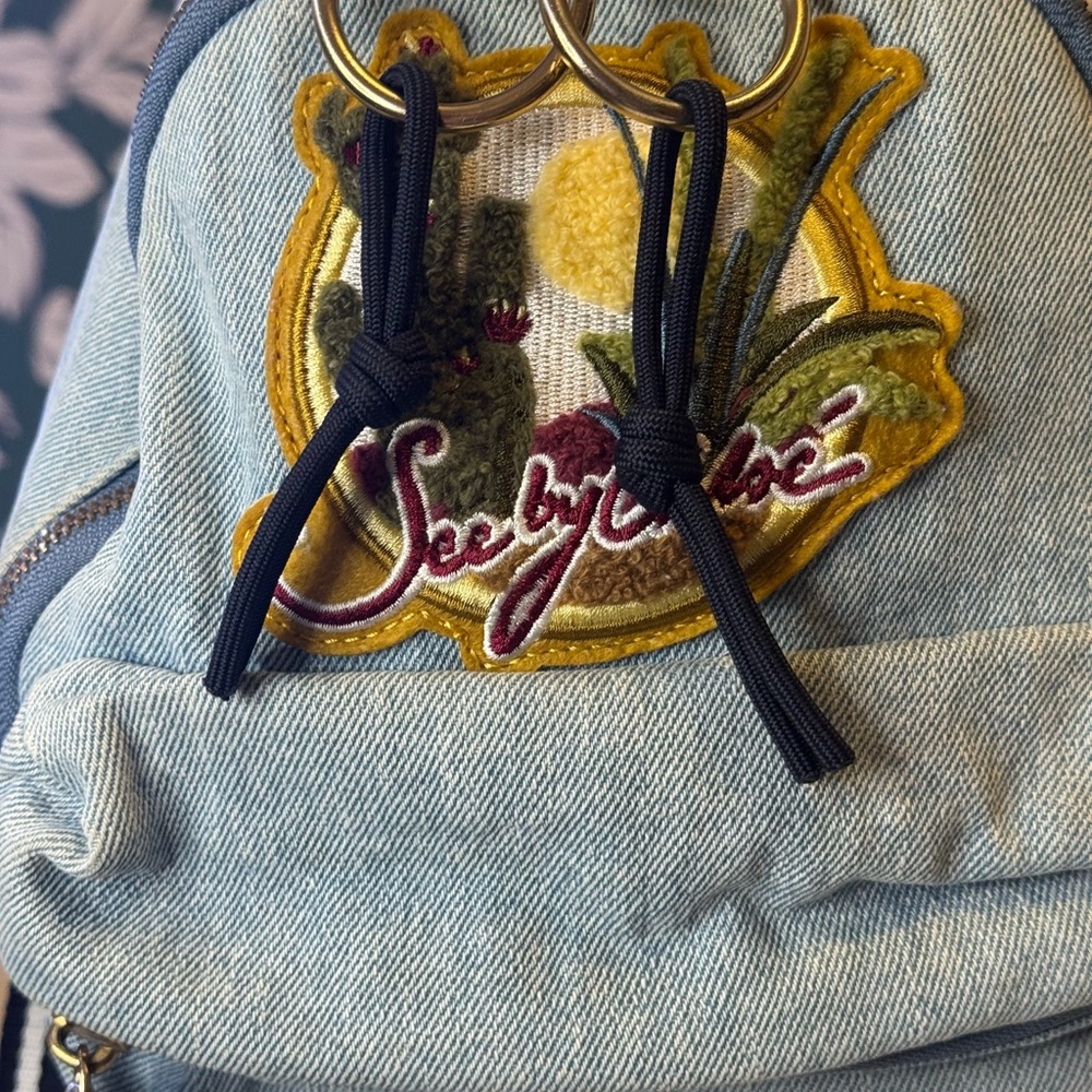🤑See By Chloe Denim Backpack with Black and White Straps - Picture 2 of 10